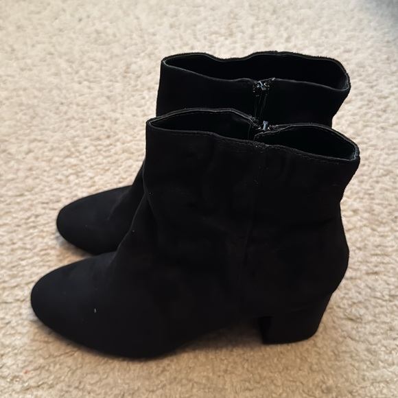 Charlotte Russe Allen Faux Suede Ankle Booties Size 10 Color Black - Picture 5 of 9